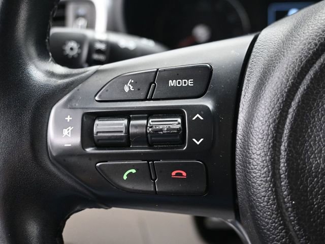 Used 2016 Kia Sorento LX w/ LX Convenience Package image 16