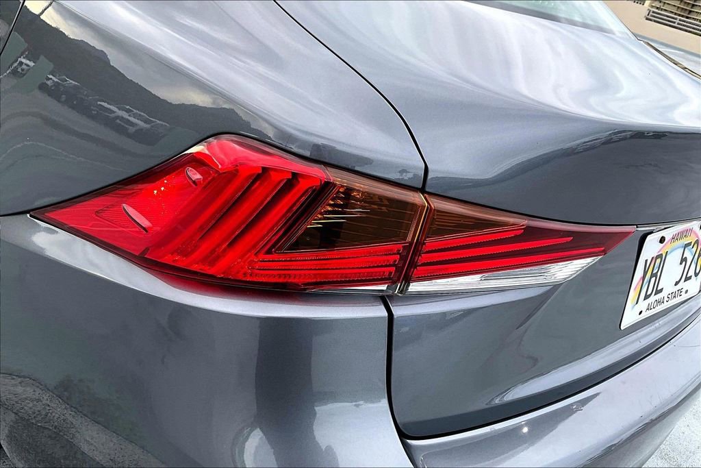 Used 2019 Lexus IS 300 image 32