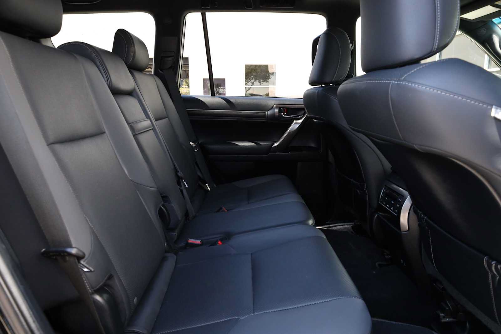 Used 2022 Lexus GX 460 w/ Black Line Special Edition AWD/4WD image 36