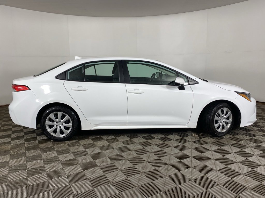 Used 2023 Toyota Corolla LE image 9