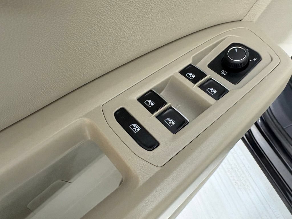 Used 2019 Volkswagen Atlas SE FWD image 23