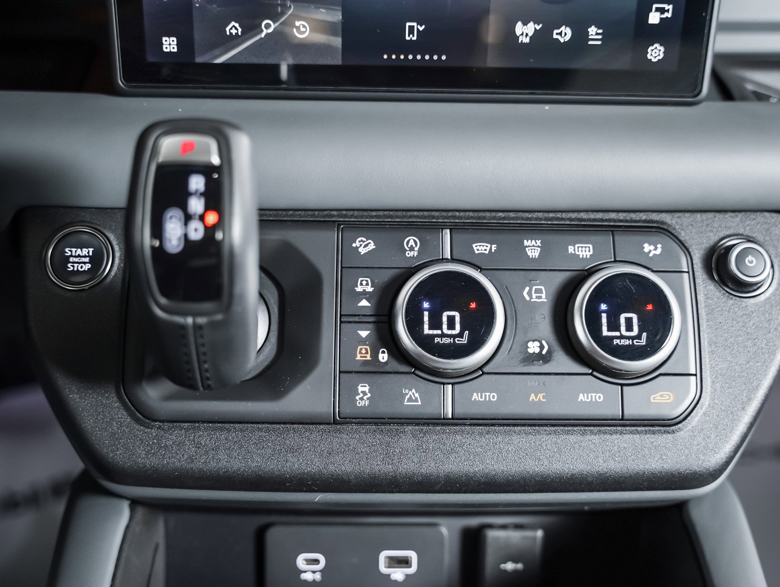 Used 2023 Land Rover Defender 110 X-Dynamic SE image 15