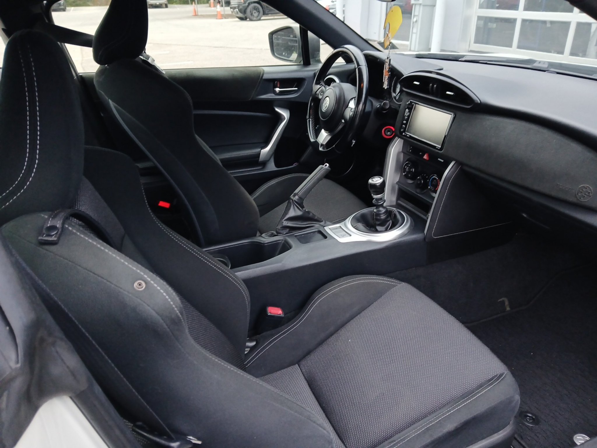 Used 2017 Toyota 86 RWD image 7