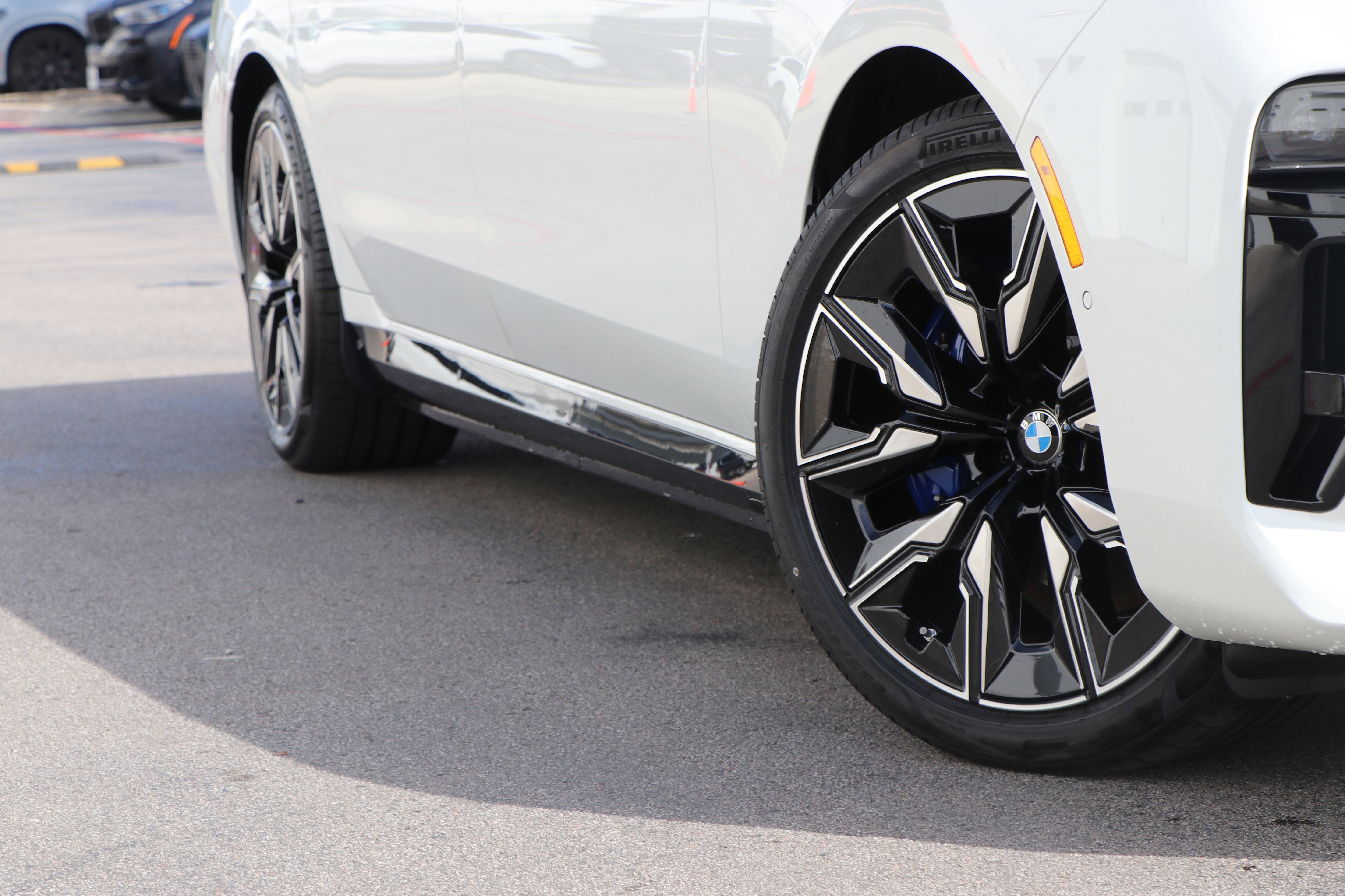 Certified 2025 BMW i7 M70 w/ Executive Package AWD/4WD image 3