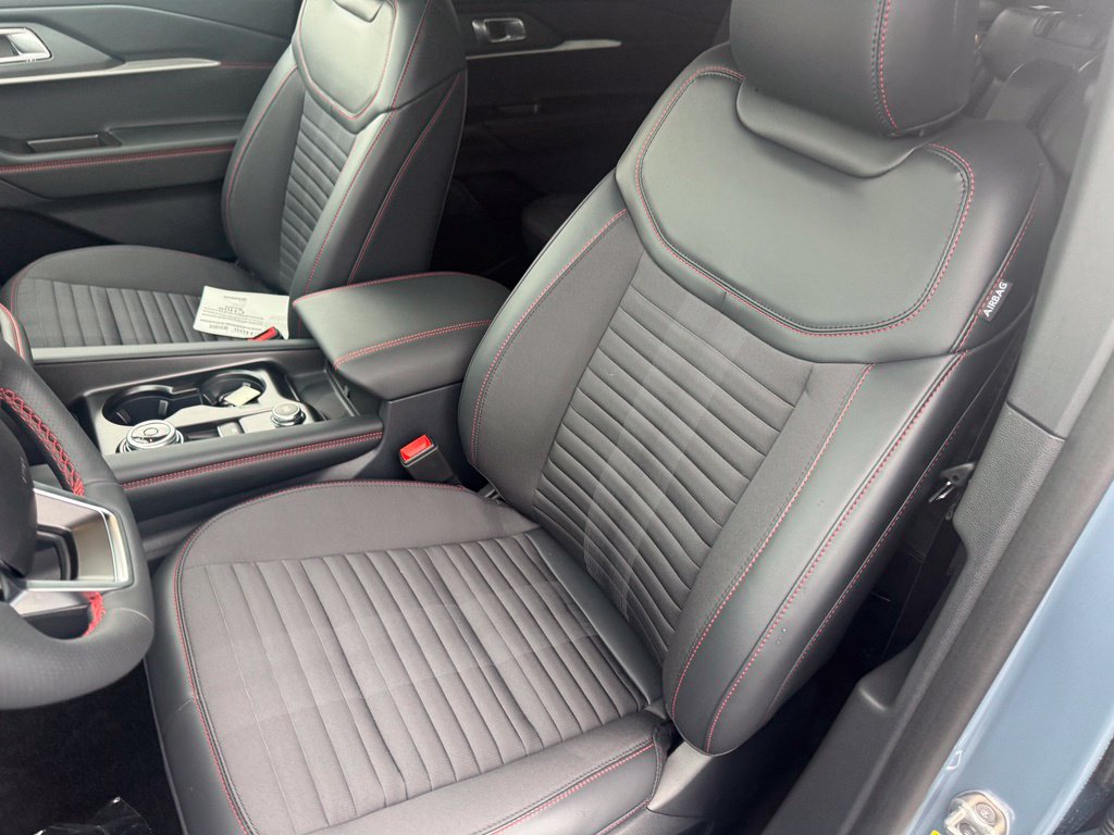 New 2026 Ford Explorer ST-Line w/ ST-Line Street Pack AWD/4WD image 19
