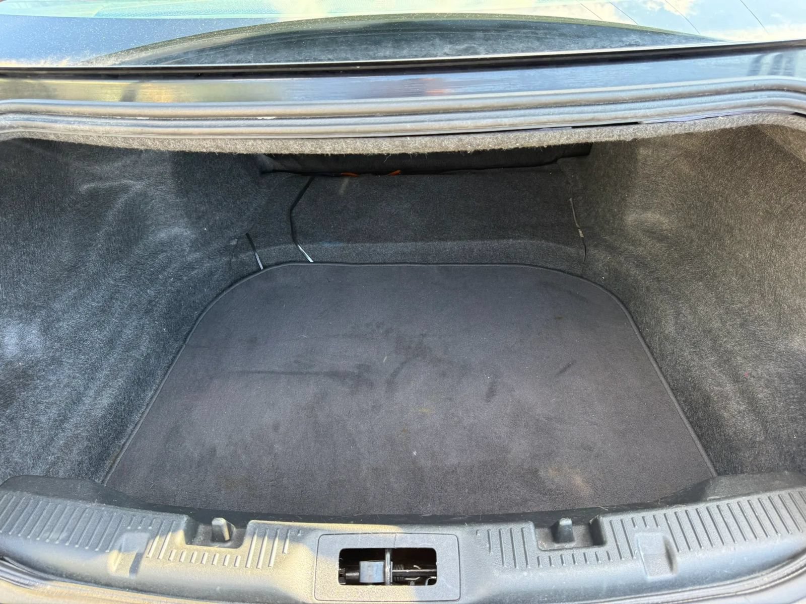 Used 2013 Lincoln MKS AWD image 13
