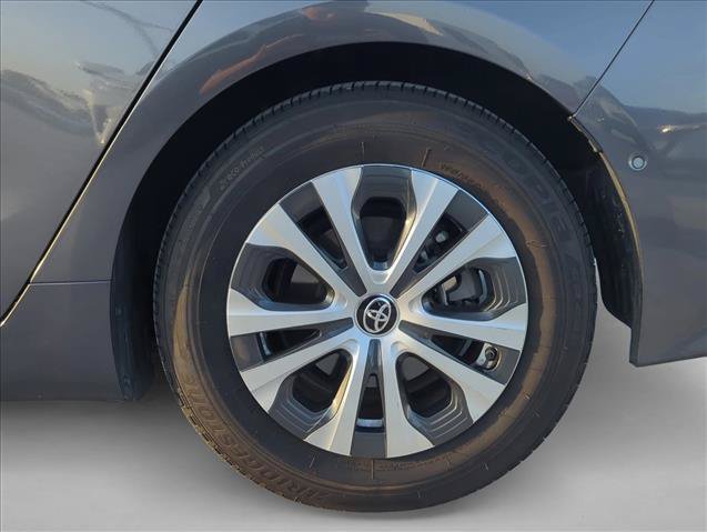 Certified 2020 Toyota Prius Prime Limited FWD image 6