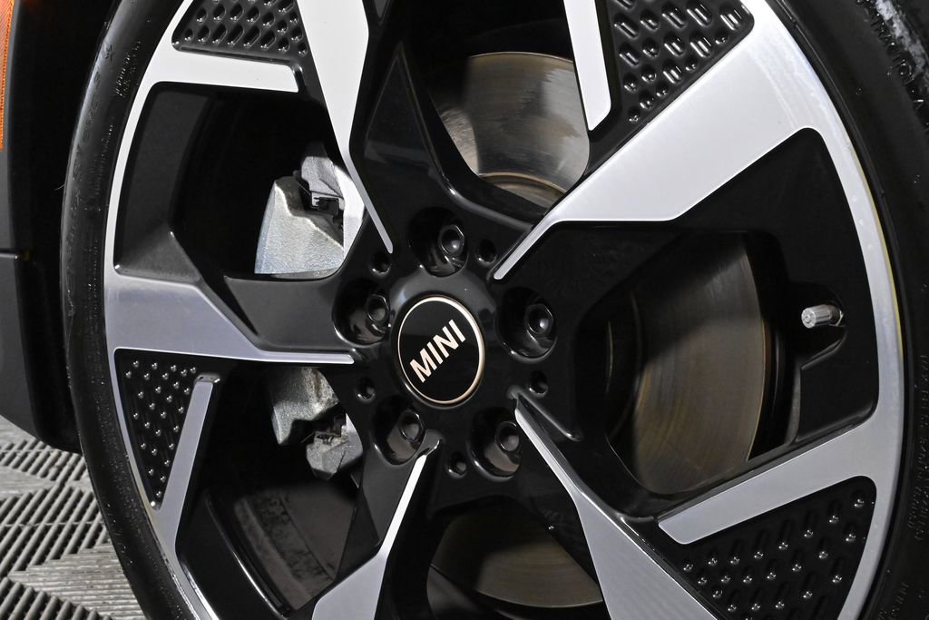 Certified 2025 MINI Cooper S image 28