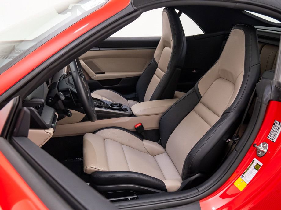 Certified 2025 Porsche 911 Carrera image 5