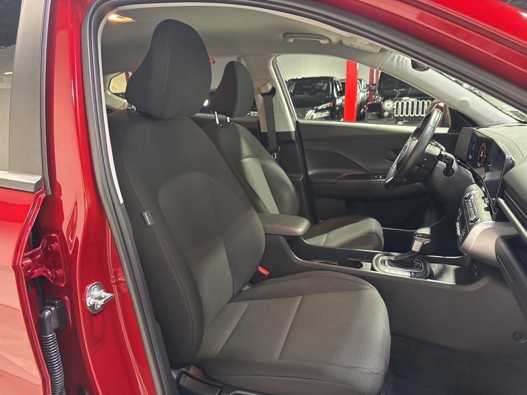 Used 2025 Hyundai Kona SEL image 38