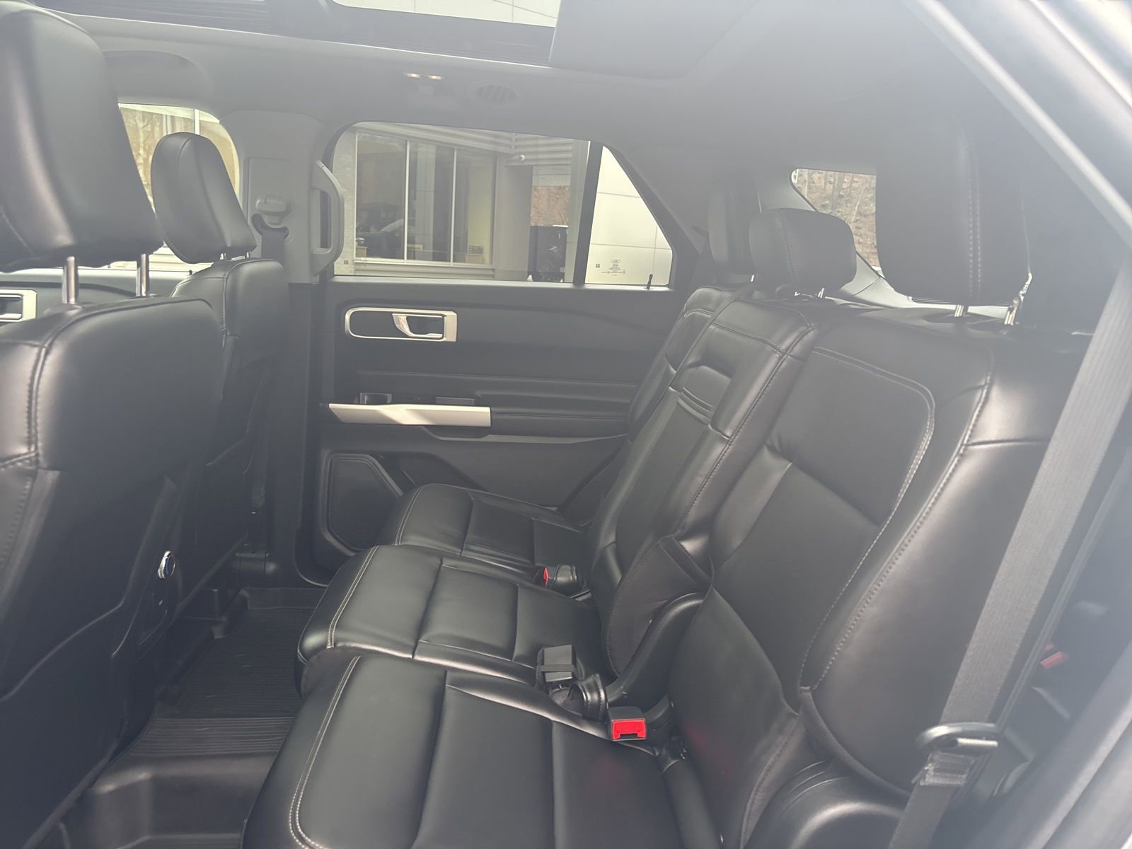 Used 2022 Ford Explorer XLT w/ Equipment Group 202A image 30