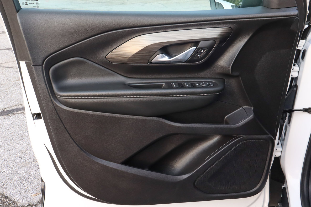 Used 2024 GMC Terrain SLE image 13