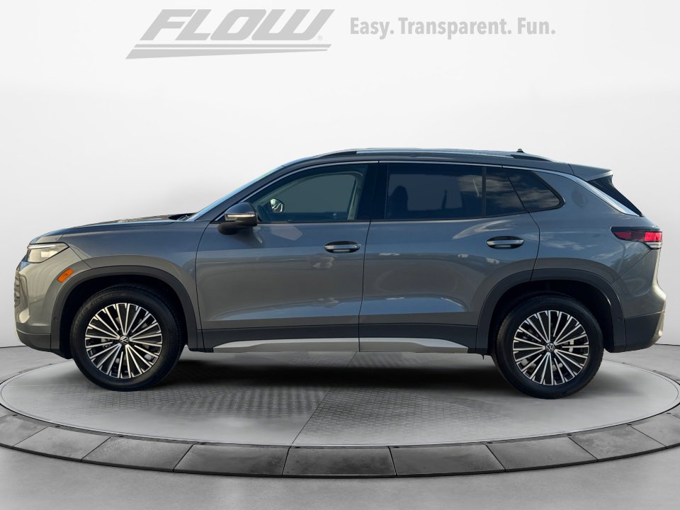 Used 2025 Volkswagen Tiguan S w/ 18" Wheel Package image 5