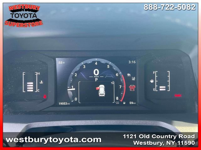 Used 2025 Toyota 4Runner SR5 AWD/4WD image 26