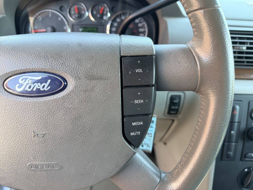 Used 2004 Ford Freestar SEL FWD image 16