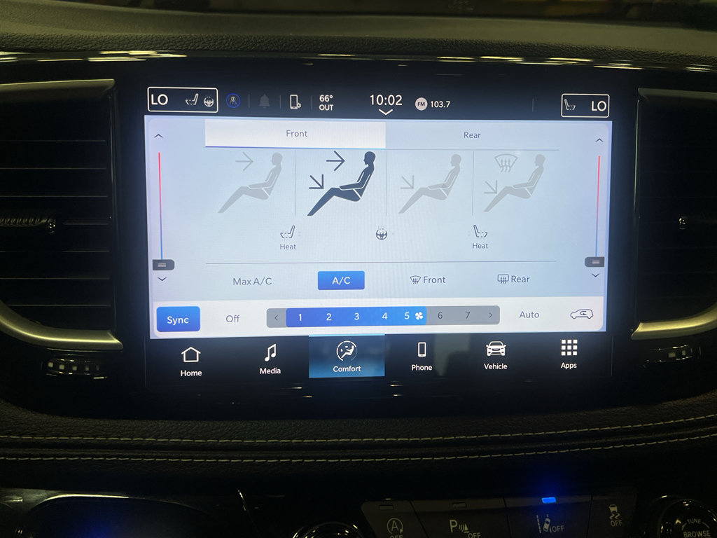 Used 2023 Chrysler Pacifica Touring-L FWD image 22