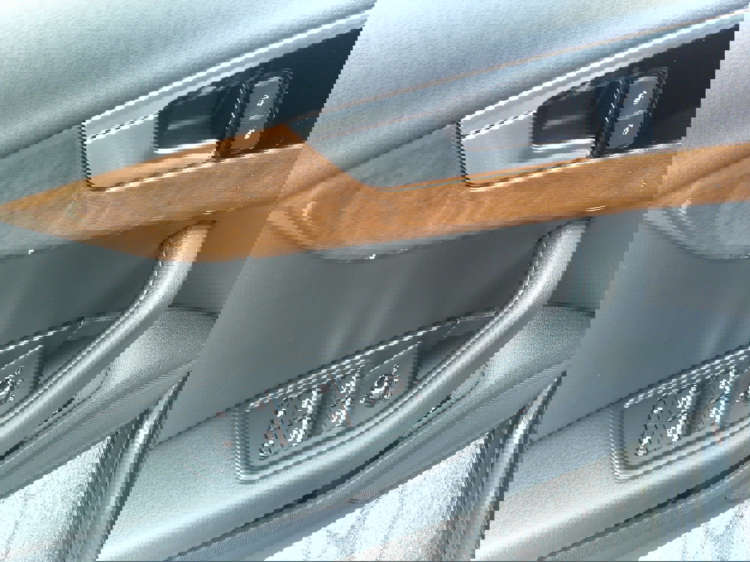 Used 2022 Audi A4 2.0T Premium image 17