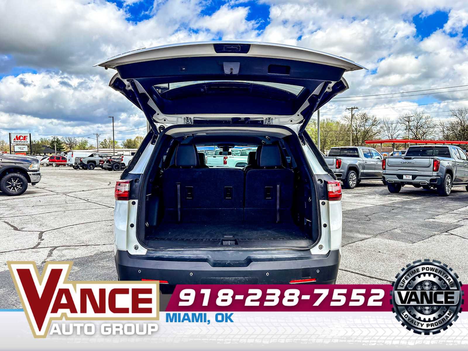 Used 2019 Chevrolet Traverse RS image 16