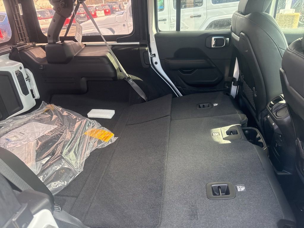 New 2025 Jeep Wrangler Sahara image 40