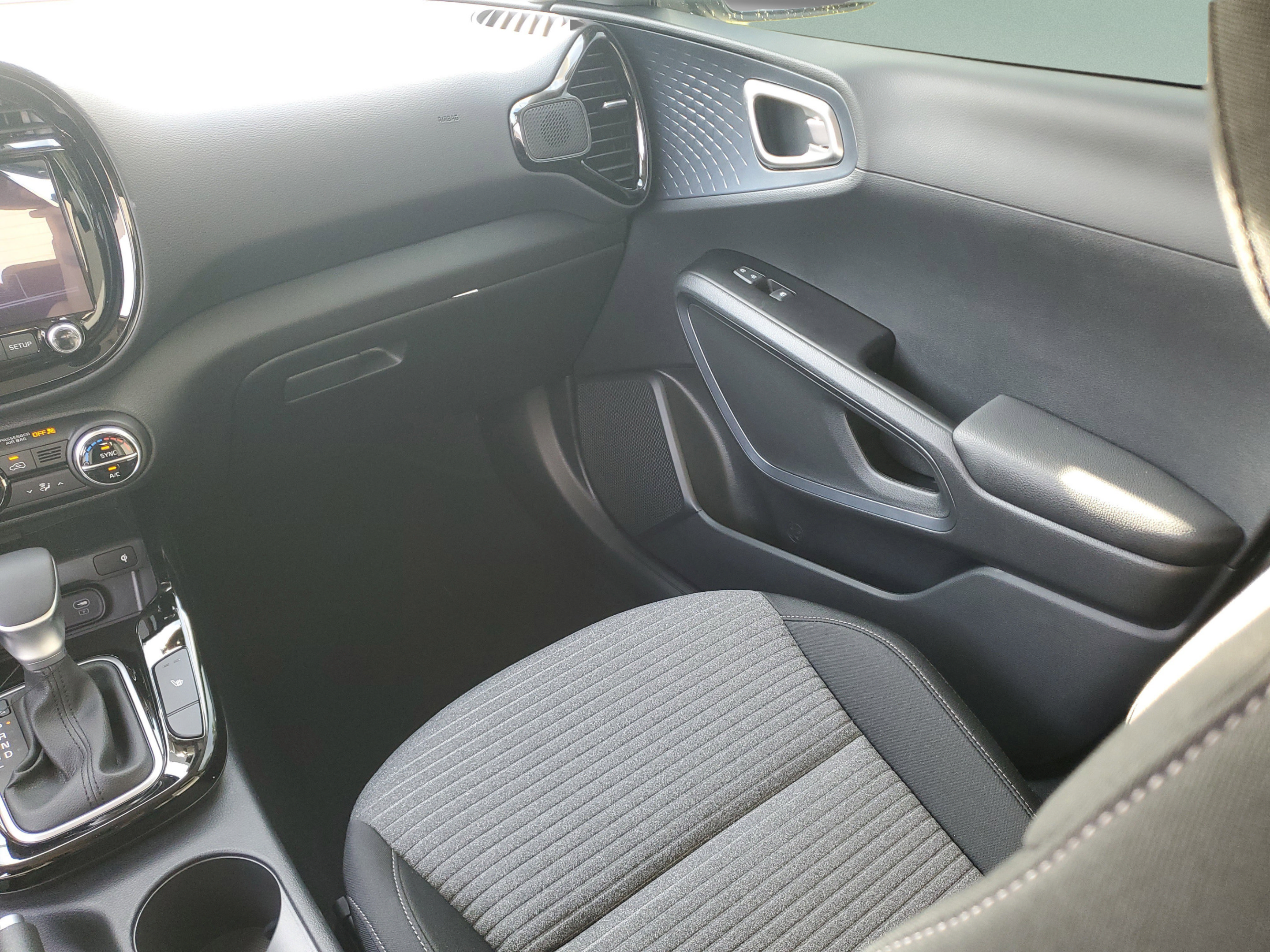 Certified 2025 Kia Soul EX FWD image 10