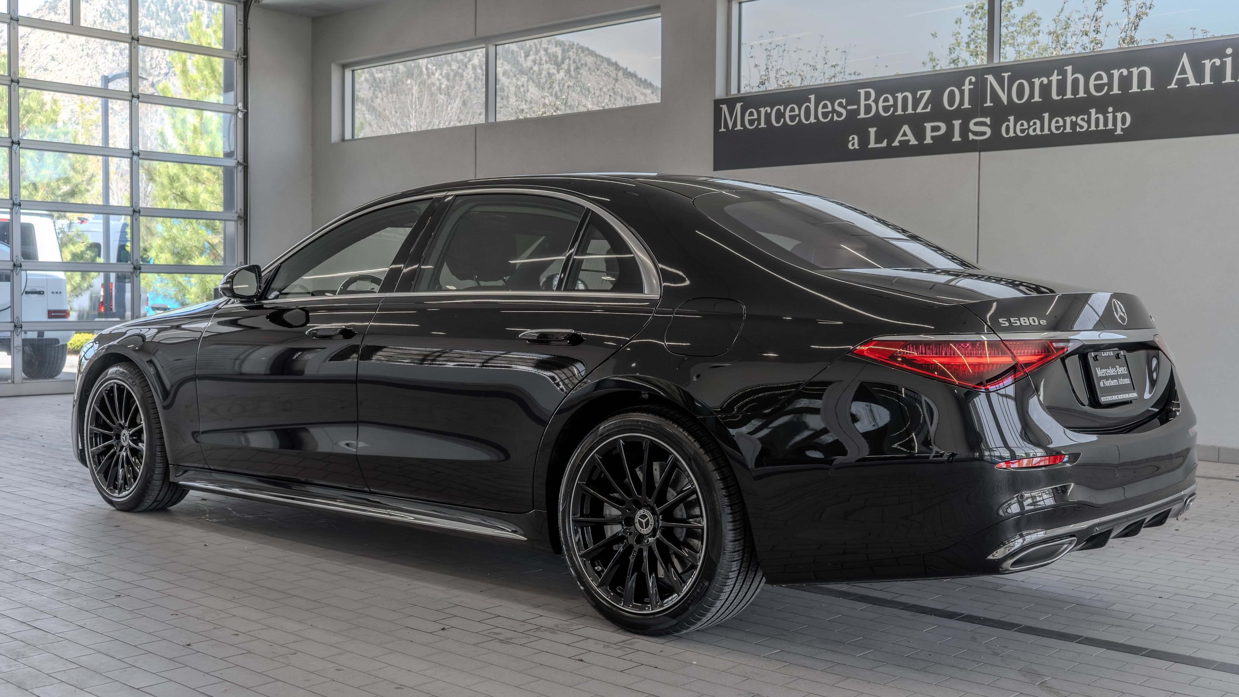 New 2026 Mercedes-Benz S 580e 4MATIC Sedan image 13
