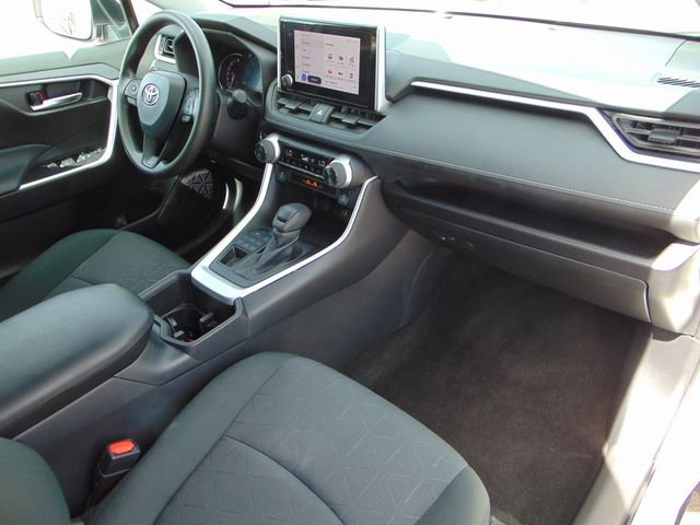 Used 2025 Toyota RAV4 XLE image 25