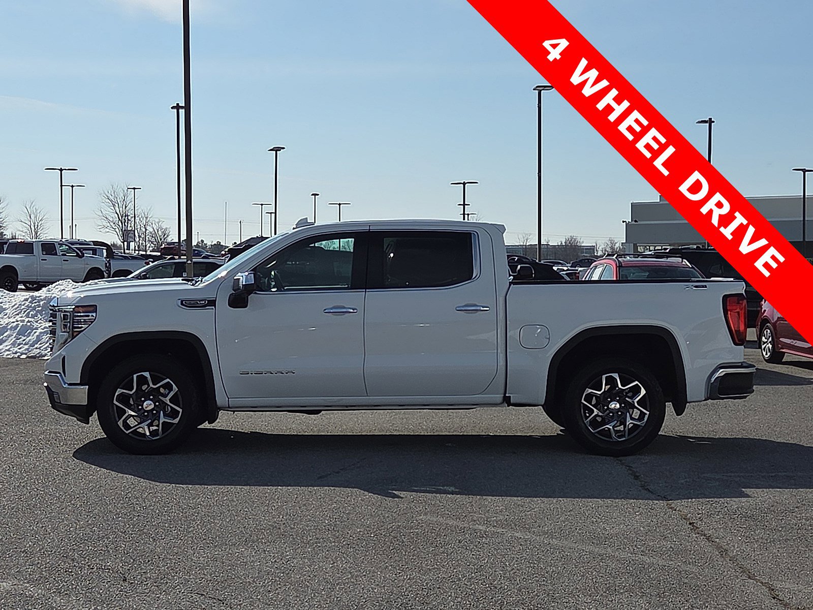 Used 2023 GMC Sierra 1500 SLT image 3