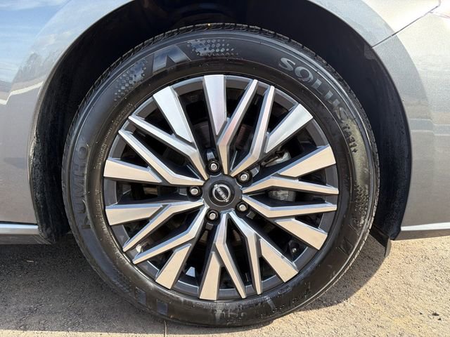 Used 2025 Nissan Altima 2.5 SV image 12