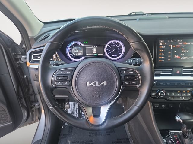 Used 2022 Kia Niro LXS FWD image 12