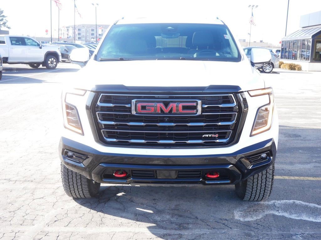 Certified 2025 GMC Yukon XL AT4 w/ AT4 Premium Package AWD/4WD image 3