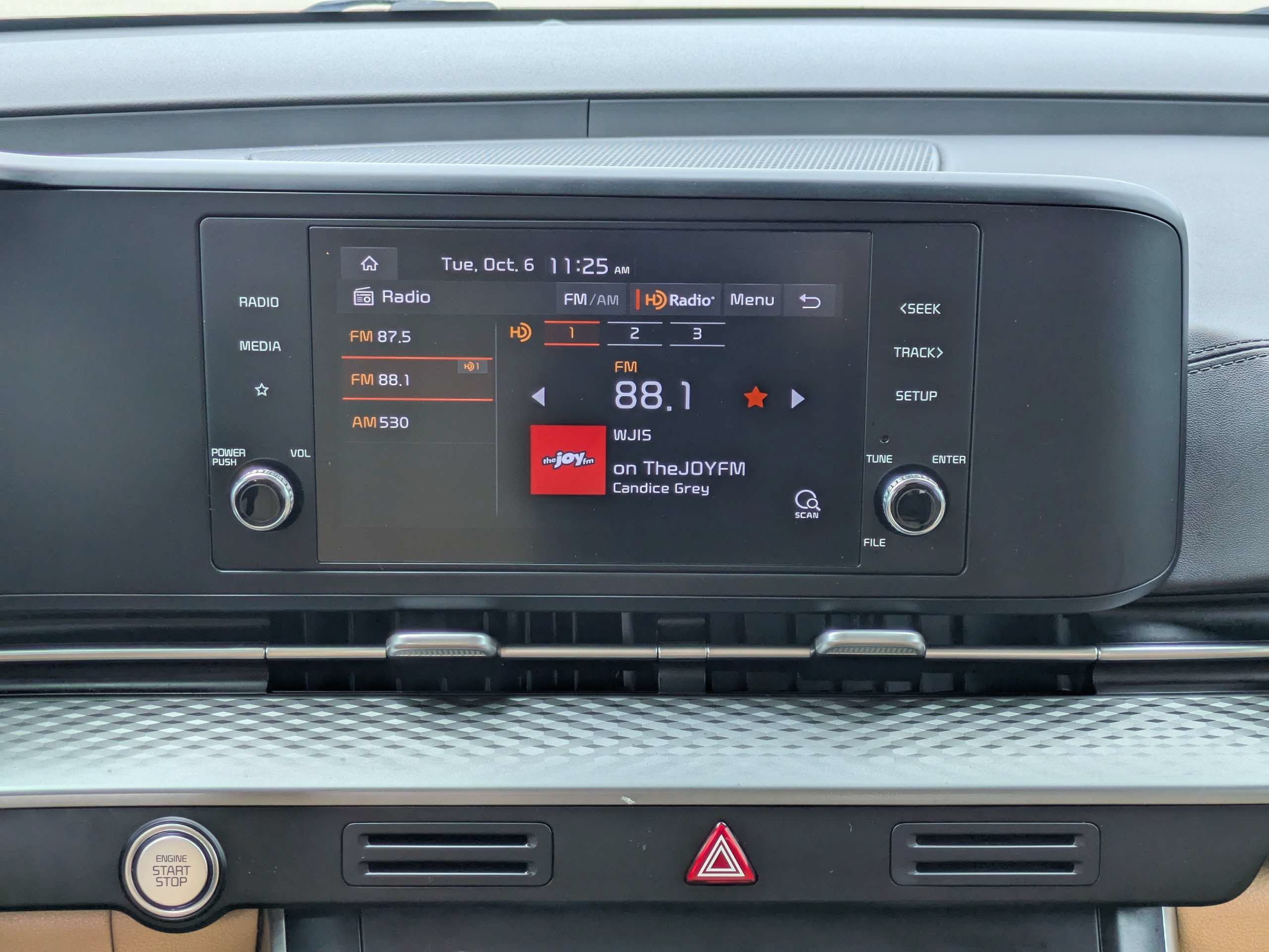 Certified 2022 Kia Carnival LX FWD image 18