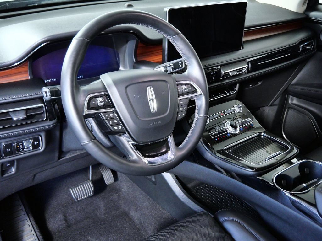 Used 2023 Lincoln Nautilus Reserve w/ Equipment Group 201A AWD/4WD image 3