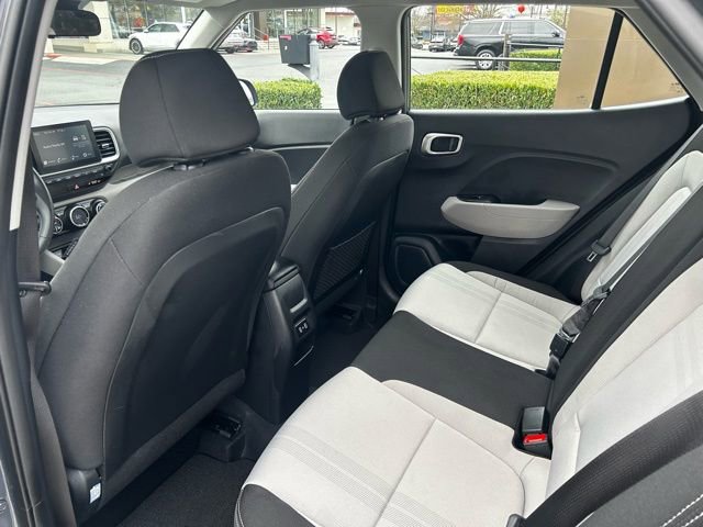Certified 2025 Hyundai Venue SEL image 9