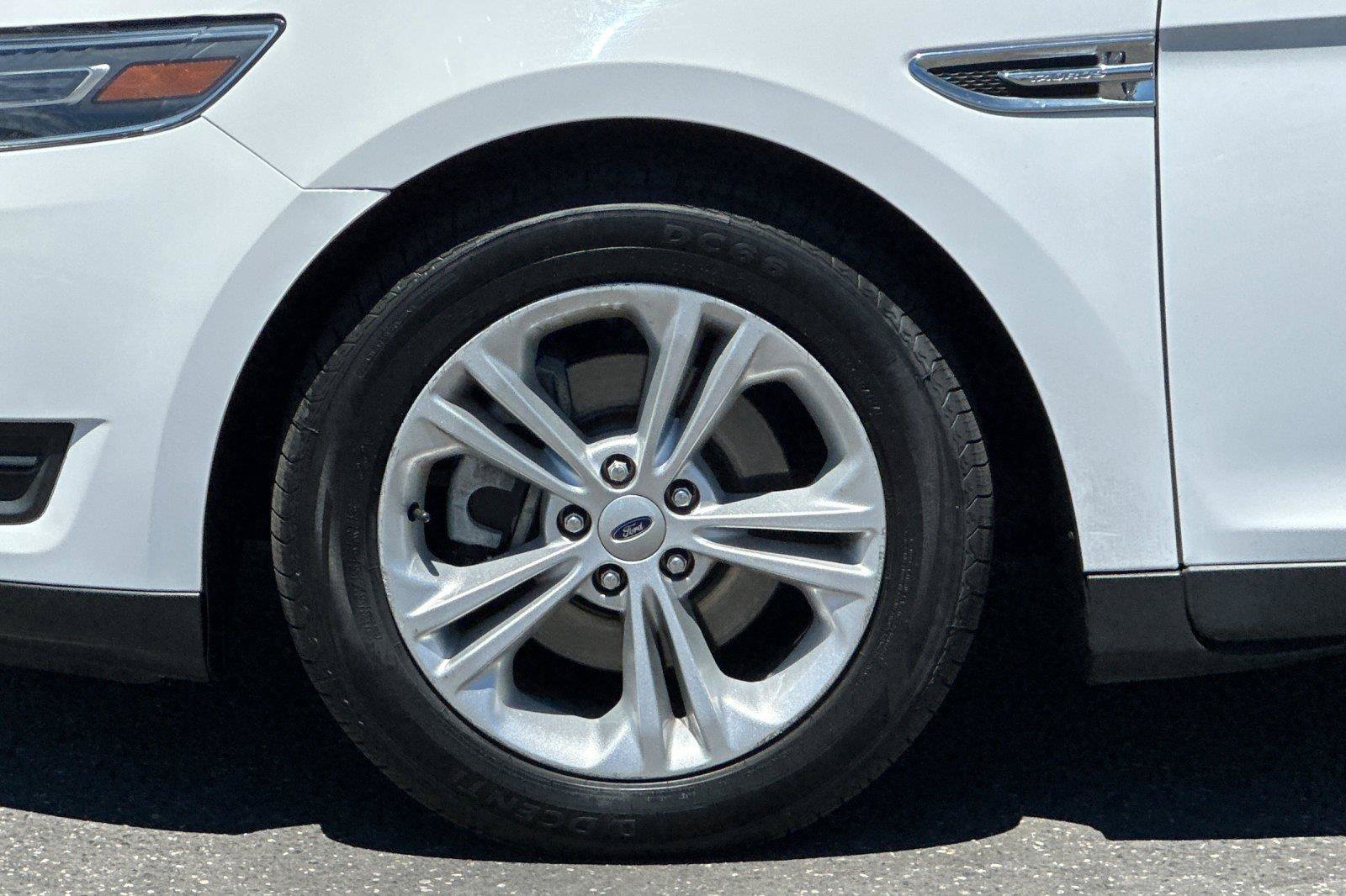 Used 2017 Ford Taurus SEL w/ Equipment Group 201A FWD image 24