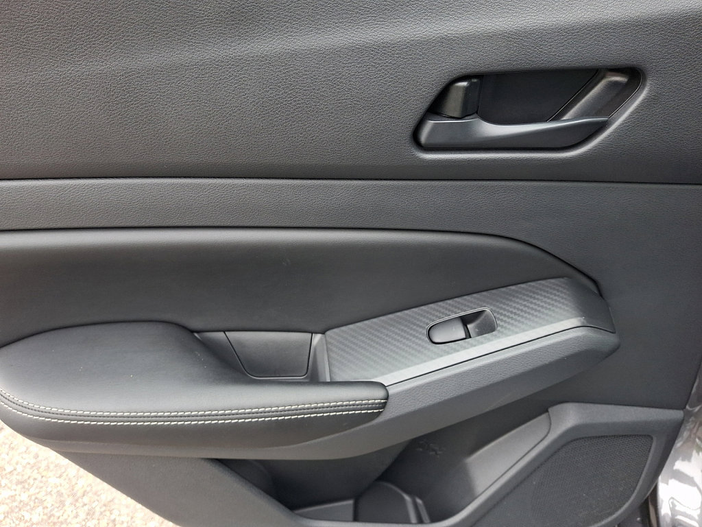 Used 2025 Nissan Altima 2.5 SV FWD image 19
