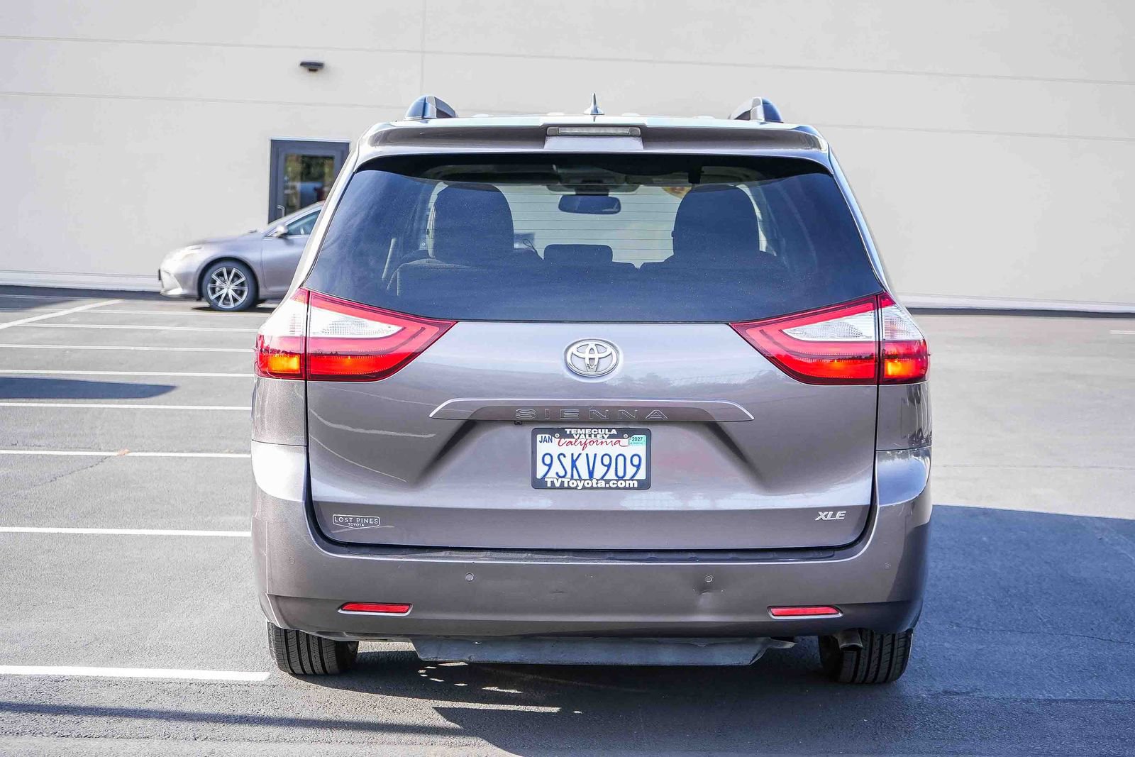Certified 2019 Toyota Sienna XLE image 8