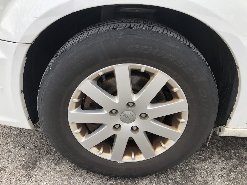 Used 2014 Chrysler Town & Country Touring image 23