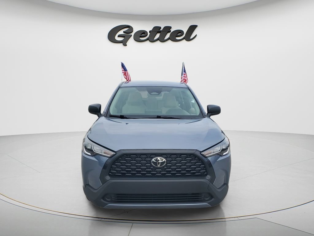 Used 2023 Toyota Corolla Cross L AWD/4WD image 2