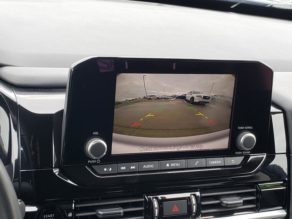 Certified 2025 Nissan Pathfinder SV image 41