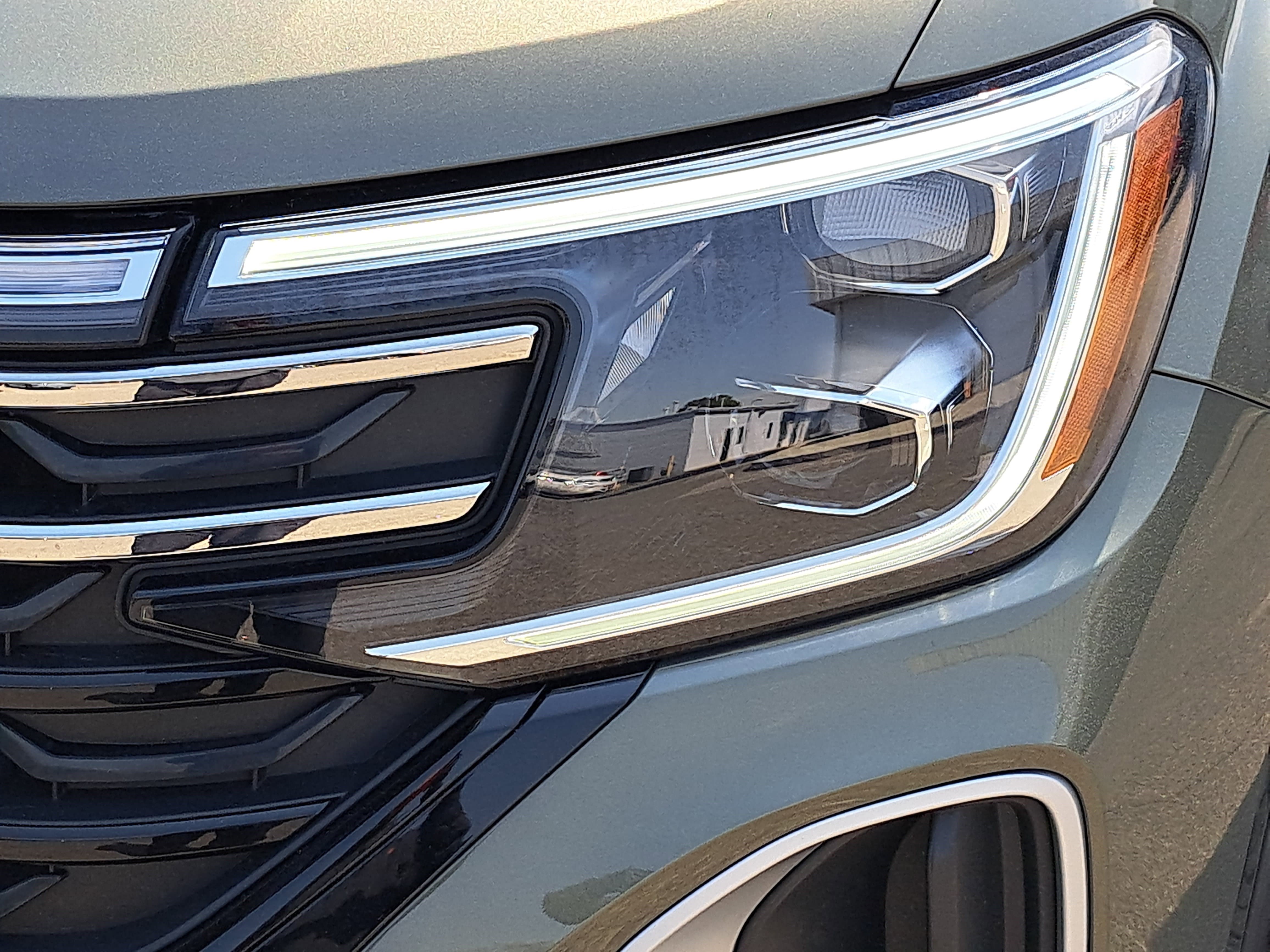 Used 2024 Volkswagen Atlas Peak Edition SE image 31