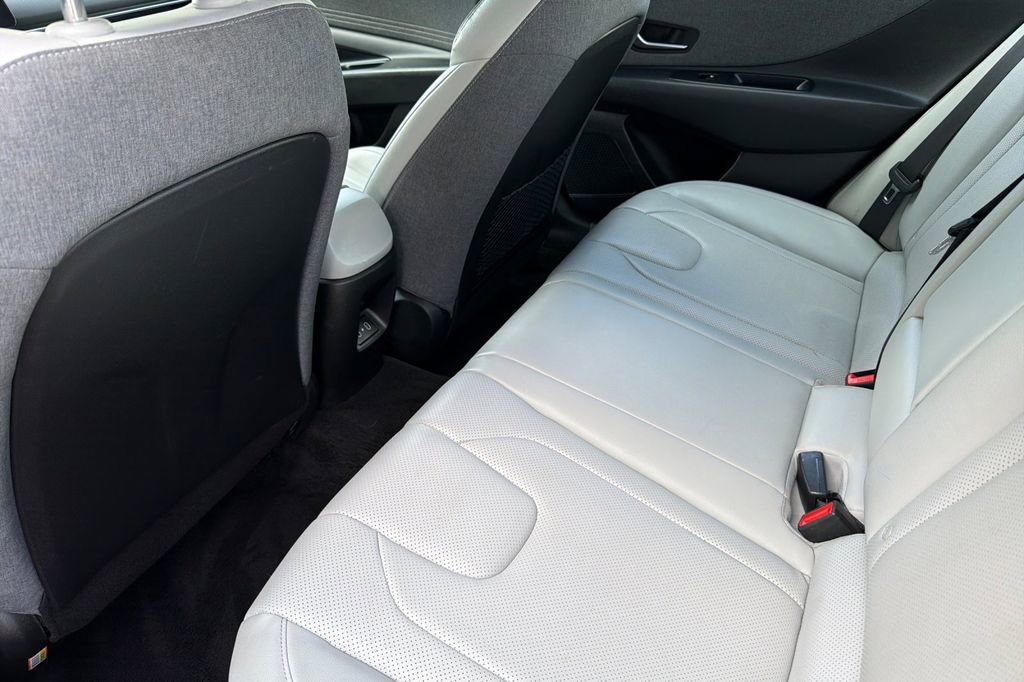 Certified 2024 Hyundai Elantra Limited image 13