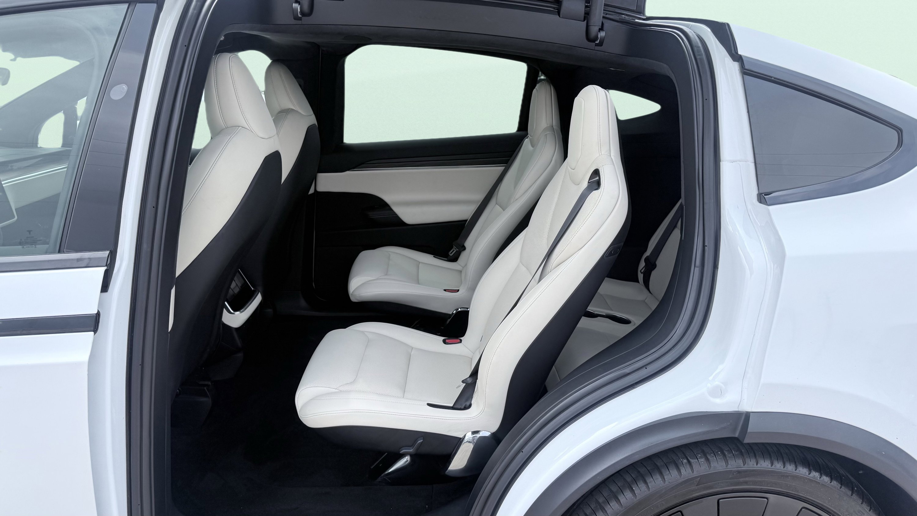 Used 2023 Tesla Model X AWD/4WD image 39