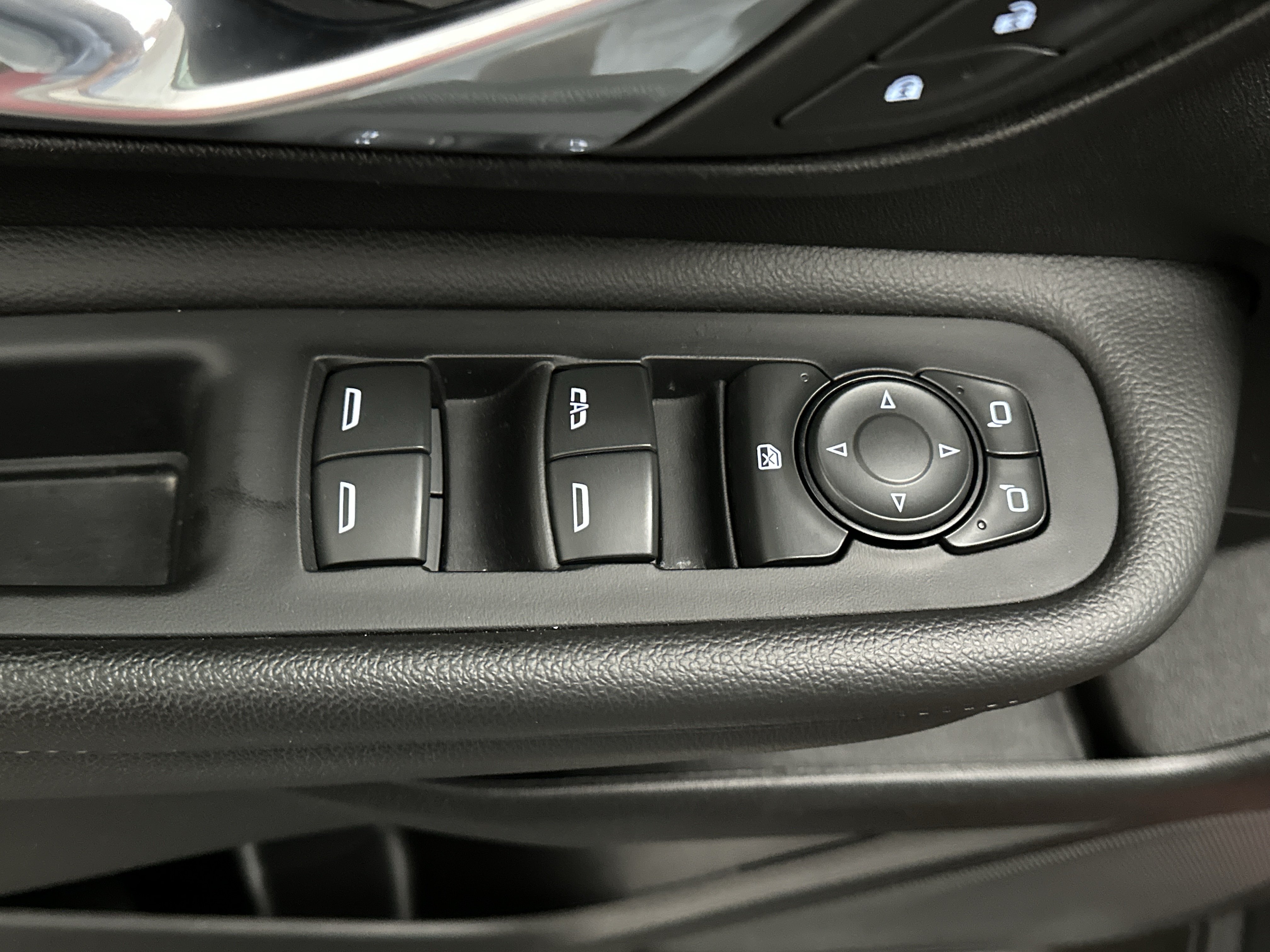 Used 2024 GMC Terrain SLE w/ Elevation Edition AWD/4WD image 17