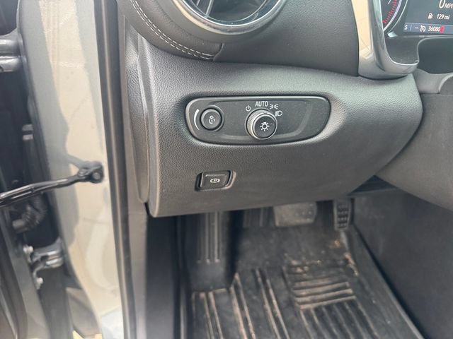 Used 2024 Chevrolet Blazer LT FWD image 11