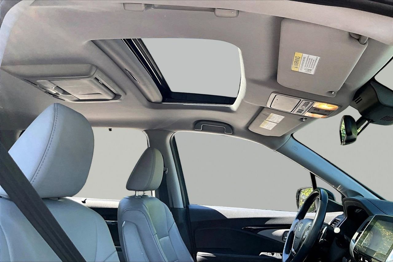 Used 2016 Honda Pilot Touring image 16