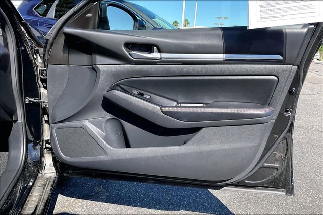 Used 2024 Nissan Altima 2.5 SR image 23