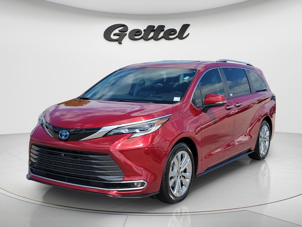 Used 2023 Toyota Sienna Platinum FWD image 1
