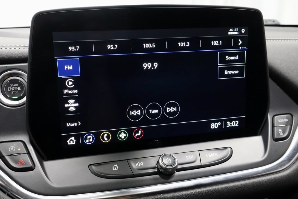Used 2025 Chevrolet Blazer LT FWD image 3