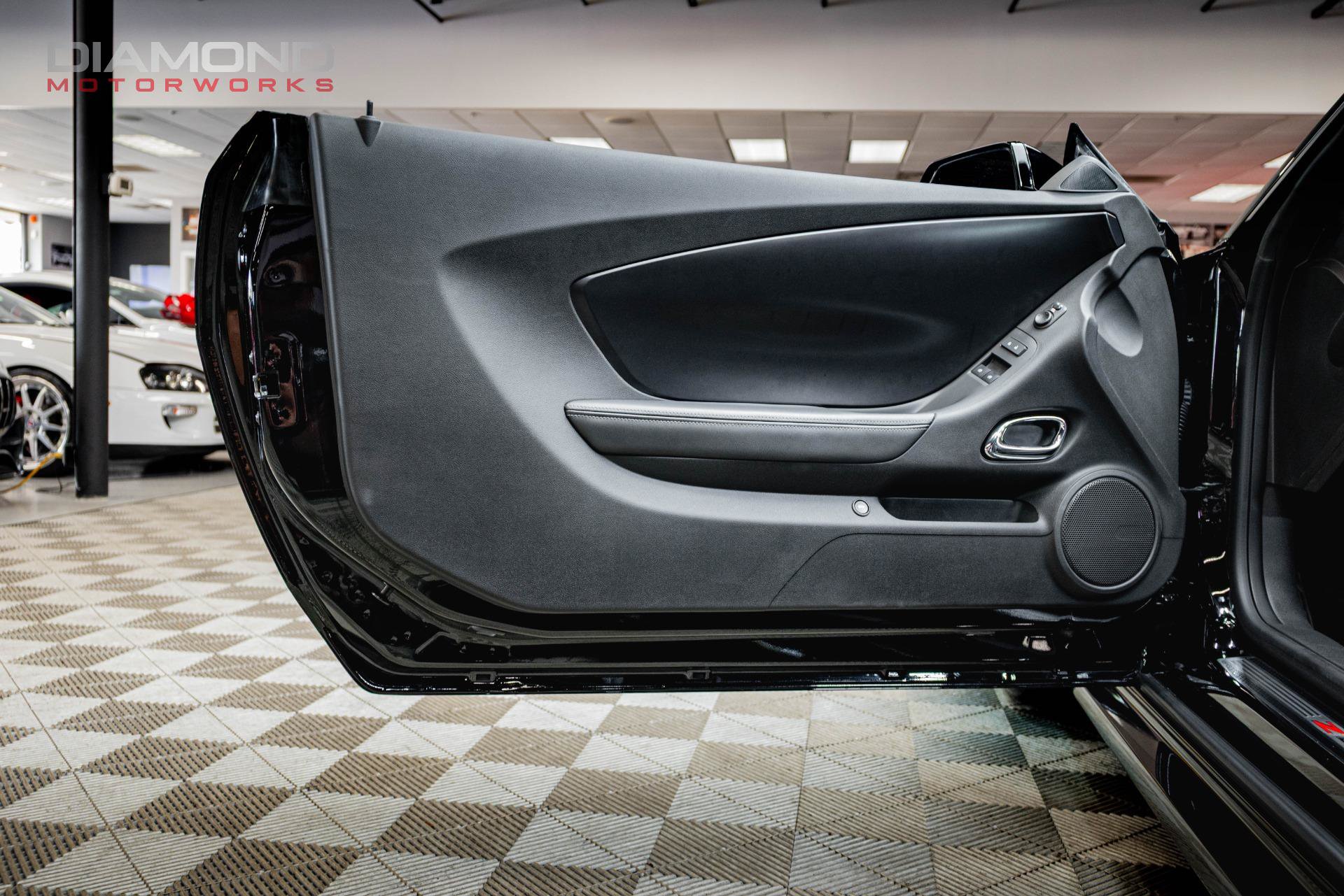 Used 2015 Chevrolet Camaro Z/28 RWD image 17