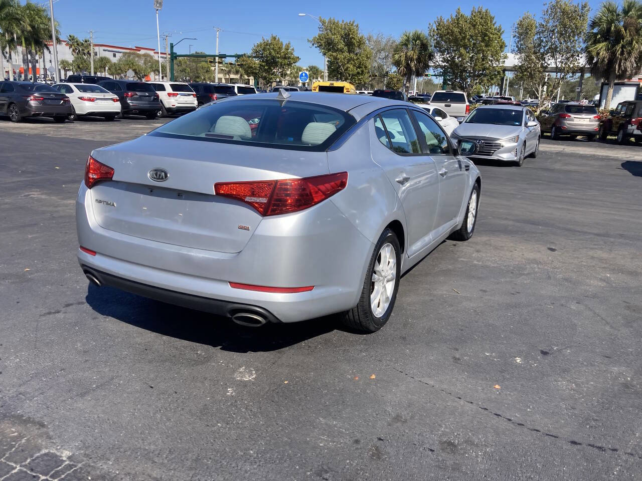 Used 2012 Kia Optima LX FWD image 4